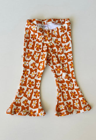 Retro Daisy Rib Flares